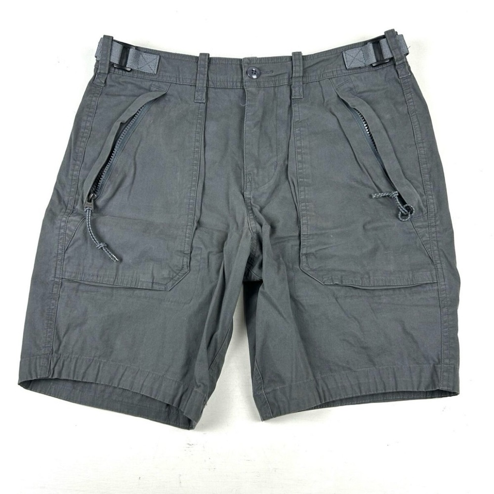 ABERCROMBIE & FITCH Men's 30inch waist 
Gray Cargo Shorts Army #14-A-1892-